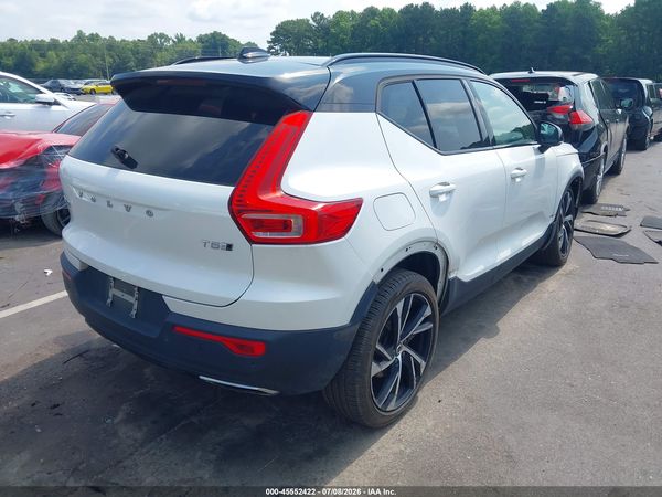 2019 VOLVO XC40 T5 R-DESIGN
