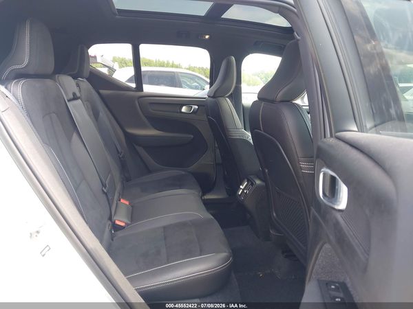 2019 VOLVO XC40 T5 R-DESIGN