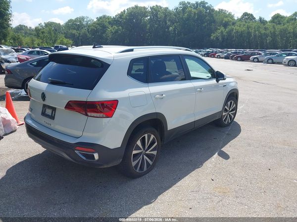 2022 VOLKSWAGEN TAOS 1.5T SE — I4