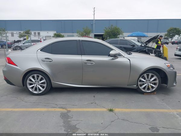 2016 LEXUS IS 200T