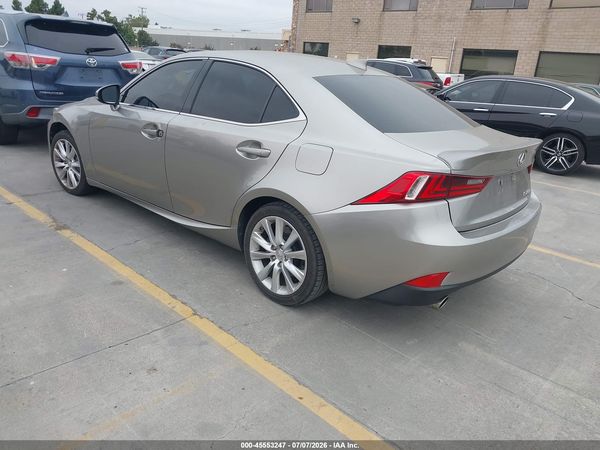2016 LEXUS IS 200T