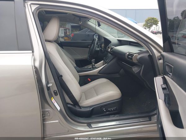 2016 LEXUS IS 200T