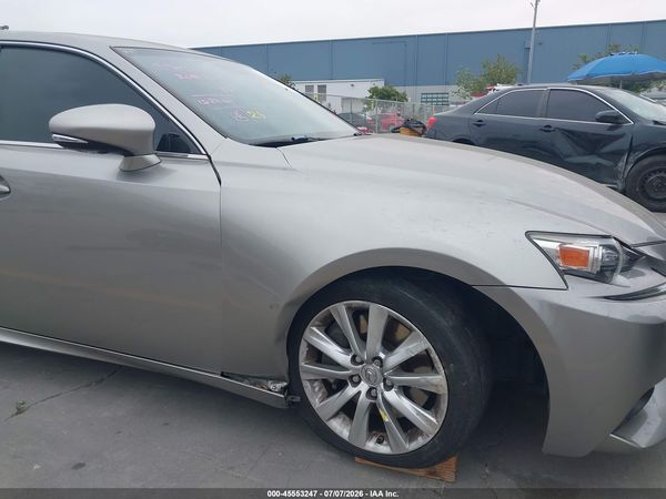 2016 LEXUS IS 200T