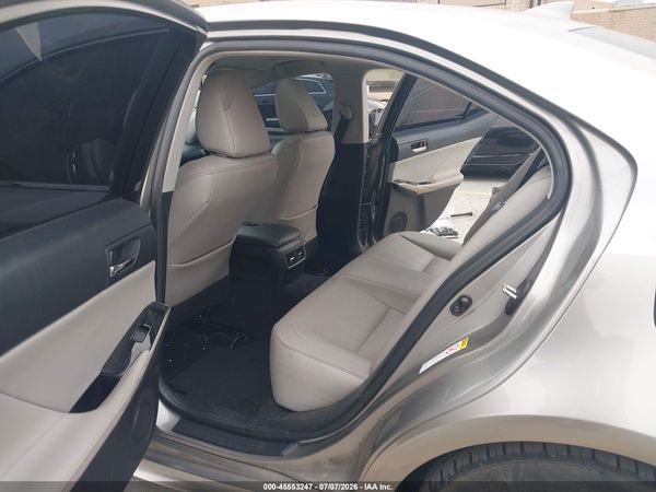 2016 LEXUS IS 200T