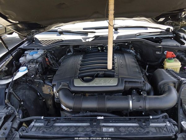 2016 PORSCHE CAYENNE