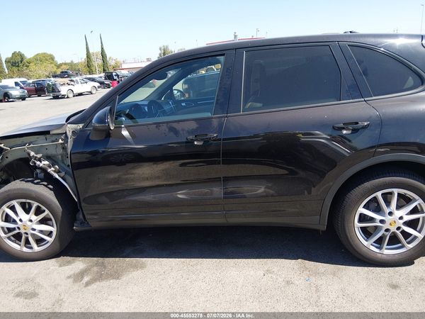 2016 PORSCHE CAYENNE