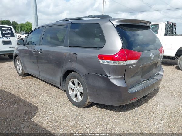 2014 TOYOTA SIENNA LE V6 8 PASSENGER