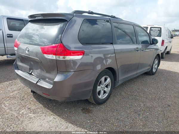 2014 TOYOTA SIENNA LE V6 8 PASSENGER