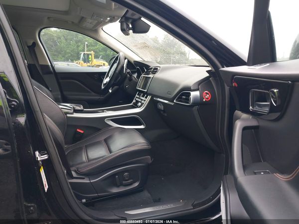 2018 JAGUAR F-PACE 25T PRESTIGE