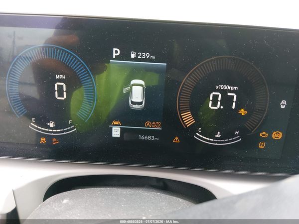 2025 HYUNDAI TUCSON SE