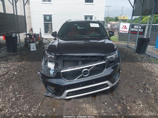 2019 VOLVO XC40 T5 MOMENTUM