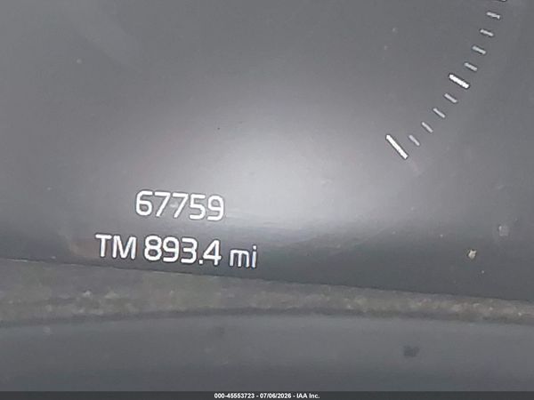 2019 VOLVO XC40 T5 MOMENTUM