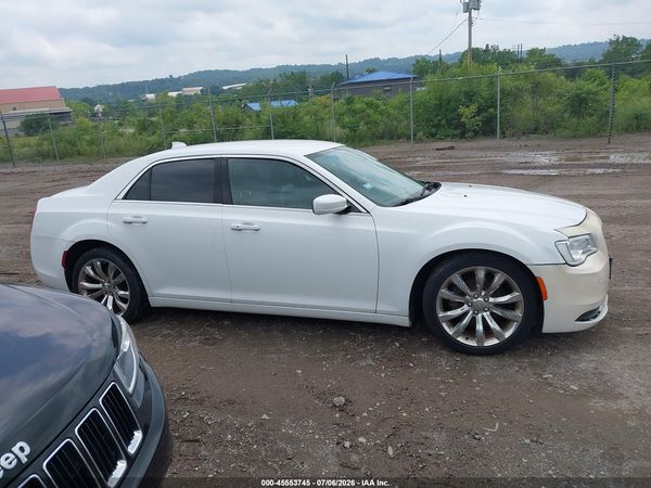 2016 CHRYSLER 300 LIMITED