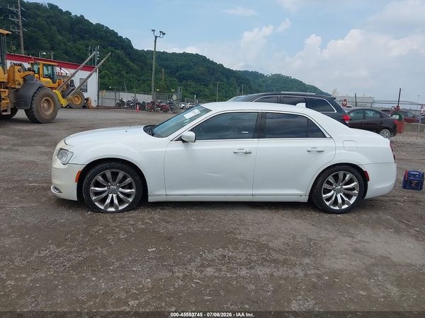 2016 CHRYSLER 300 LIMITED