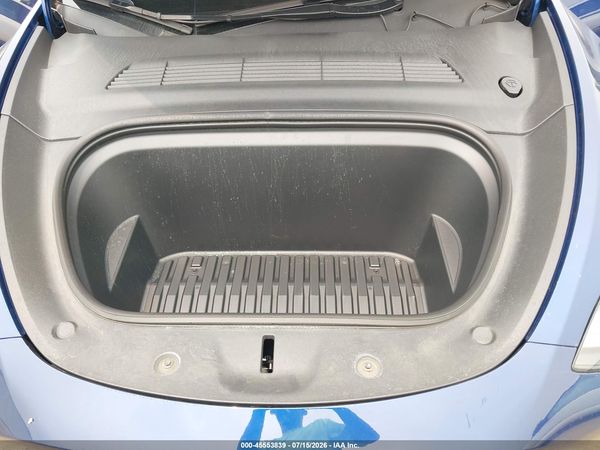 2025 TESLA MODEL Y