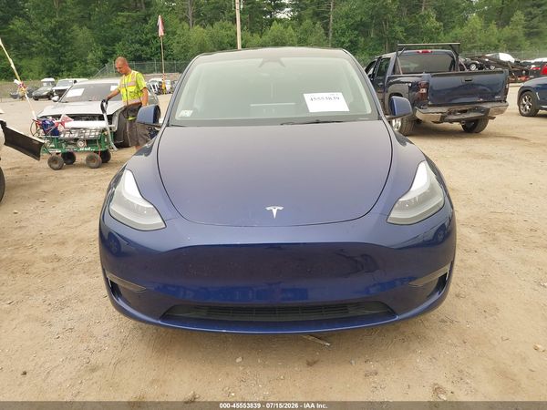 2025 TESLA MODEL Y