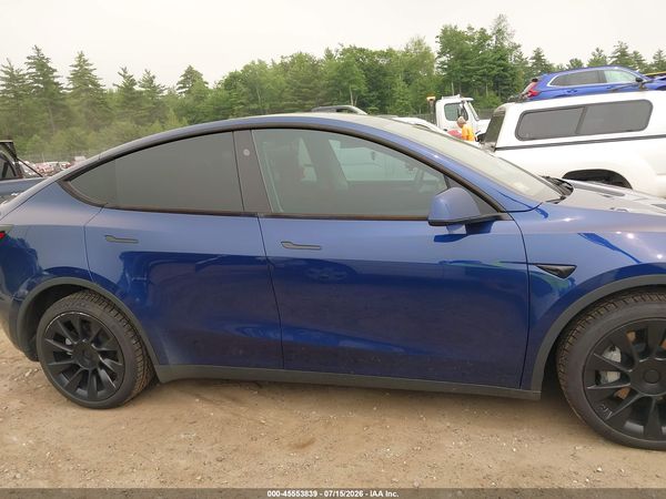 2025 TESLA MODEL Y
