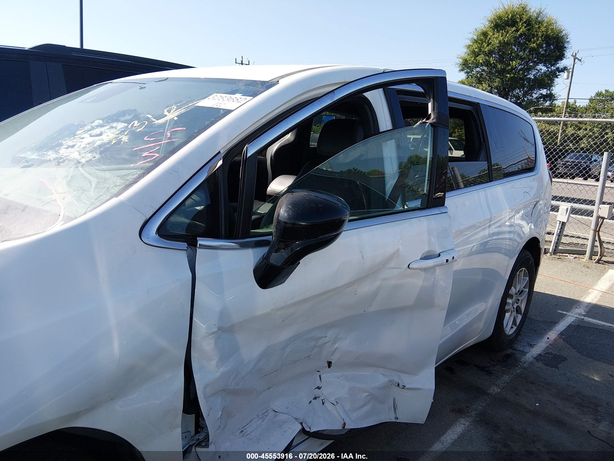 2025 CHRYSLER PACIFICA SELECT