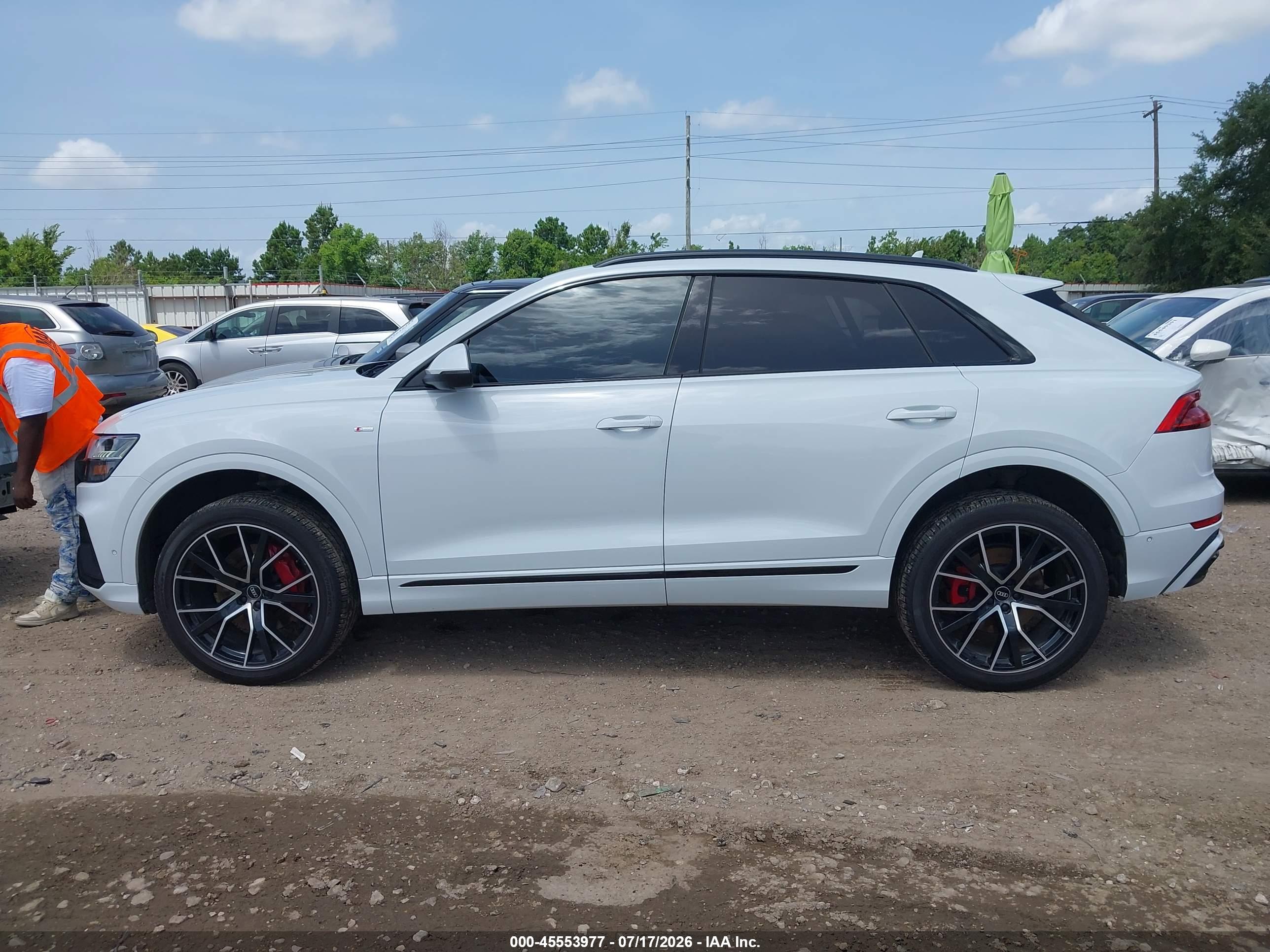 2021 AUDI Q8