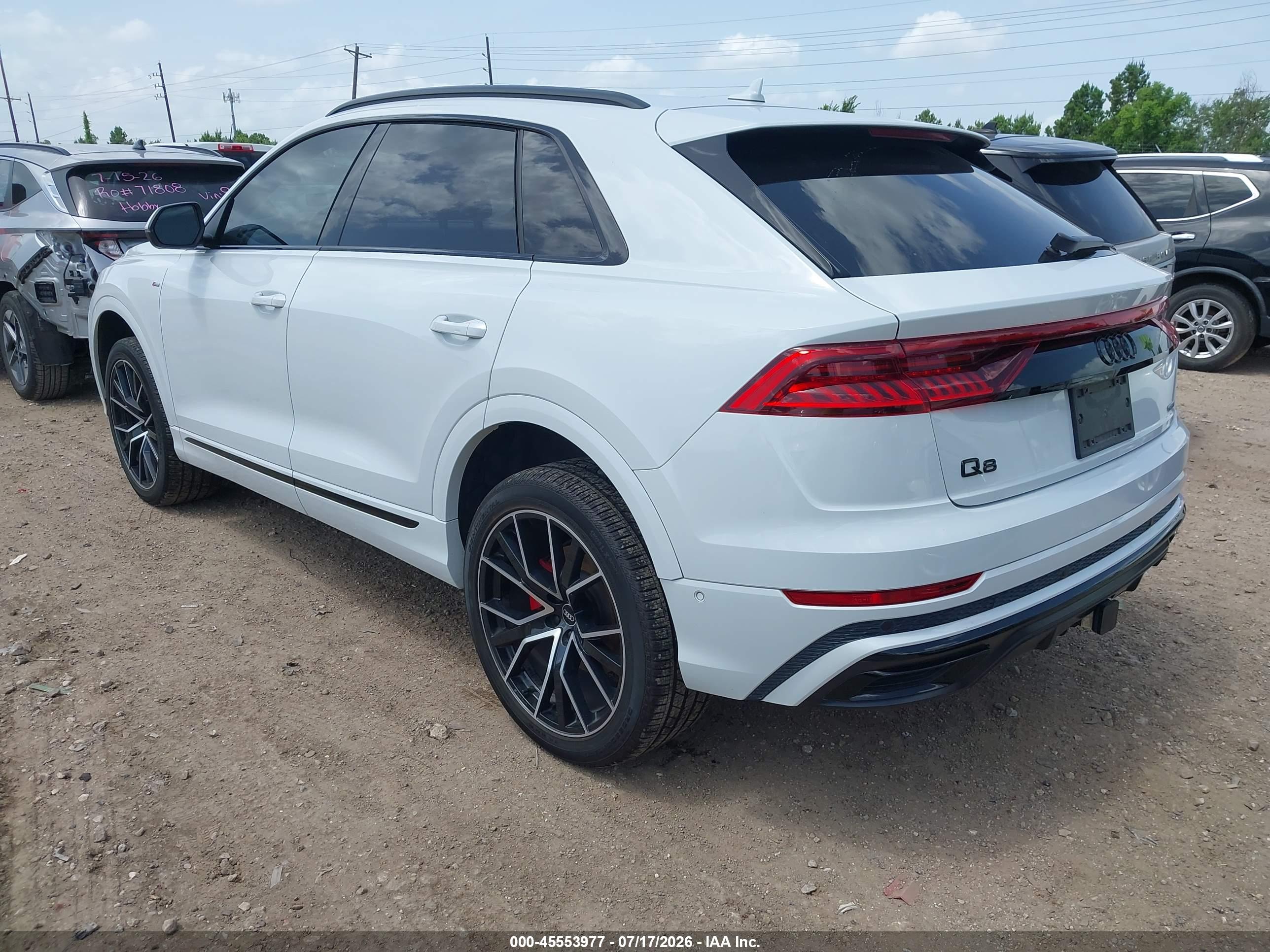 2021 AUDI Q8