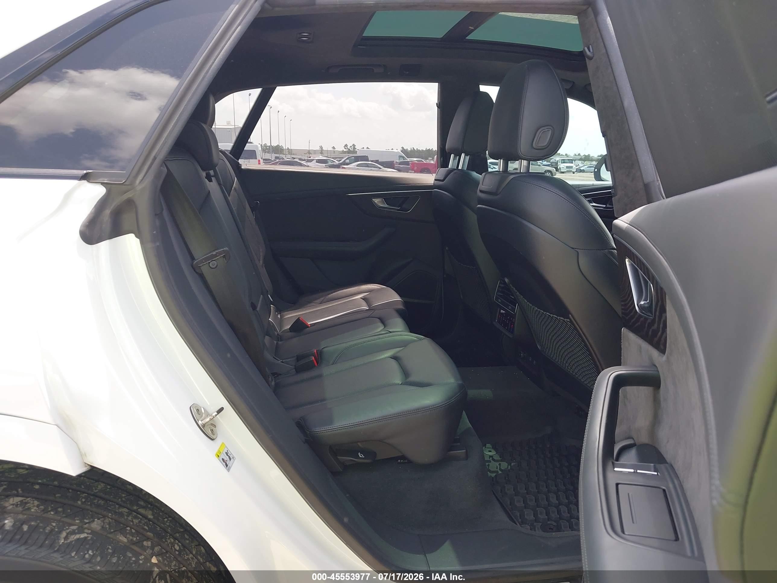 2021 AUDI Q8
