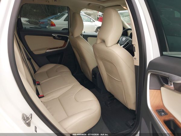 2017 VOLVO XC60 T5 INSCRIPTION