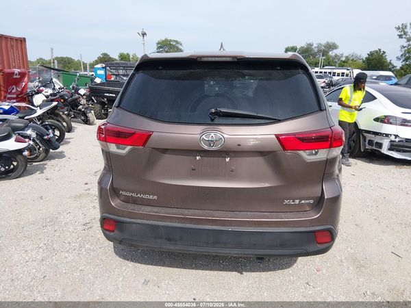 2017 TOYOTA HIGHLANDER XLE