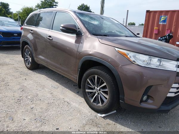 2017 TOYOTA HIGHLANDER XLE