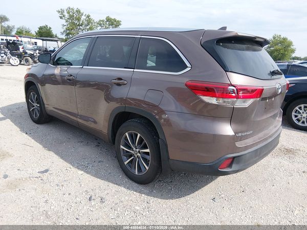 2017 TOYOTA HIGHLANDER XLE