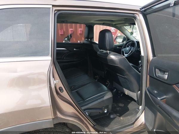 2017 TOYOTA HIGHLANDER XLE