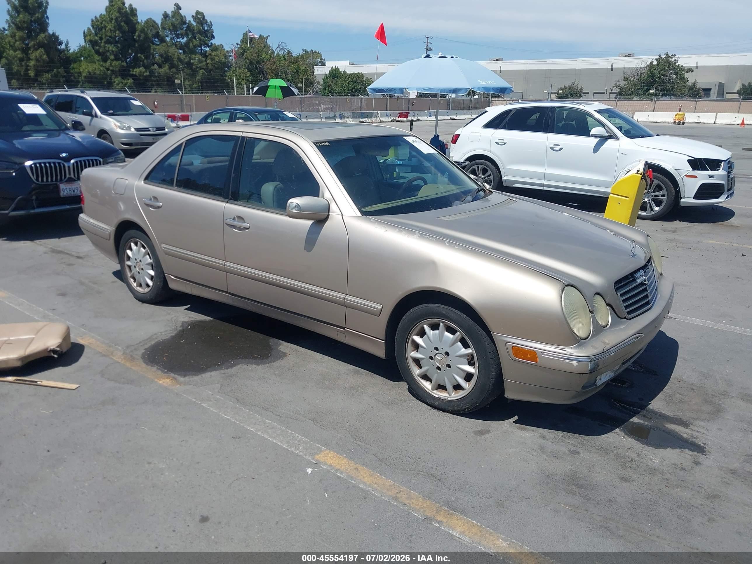 2001 MERCEDES-BENZ E 320