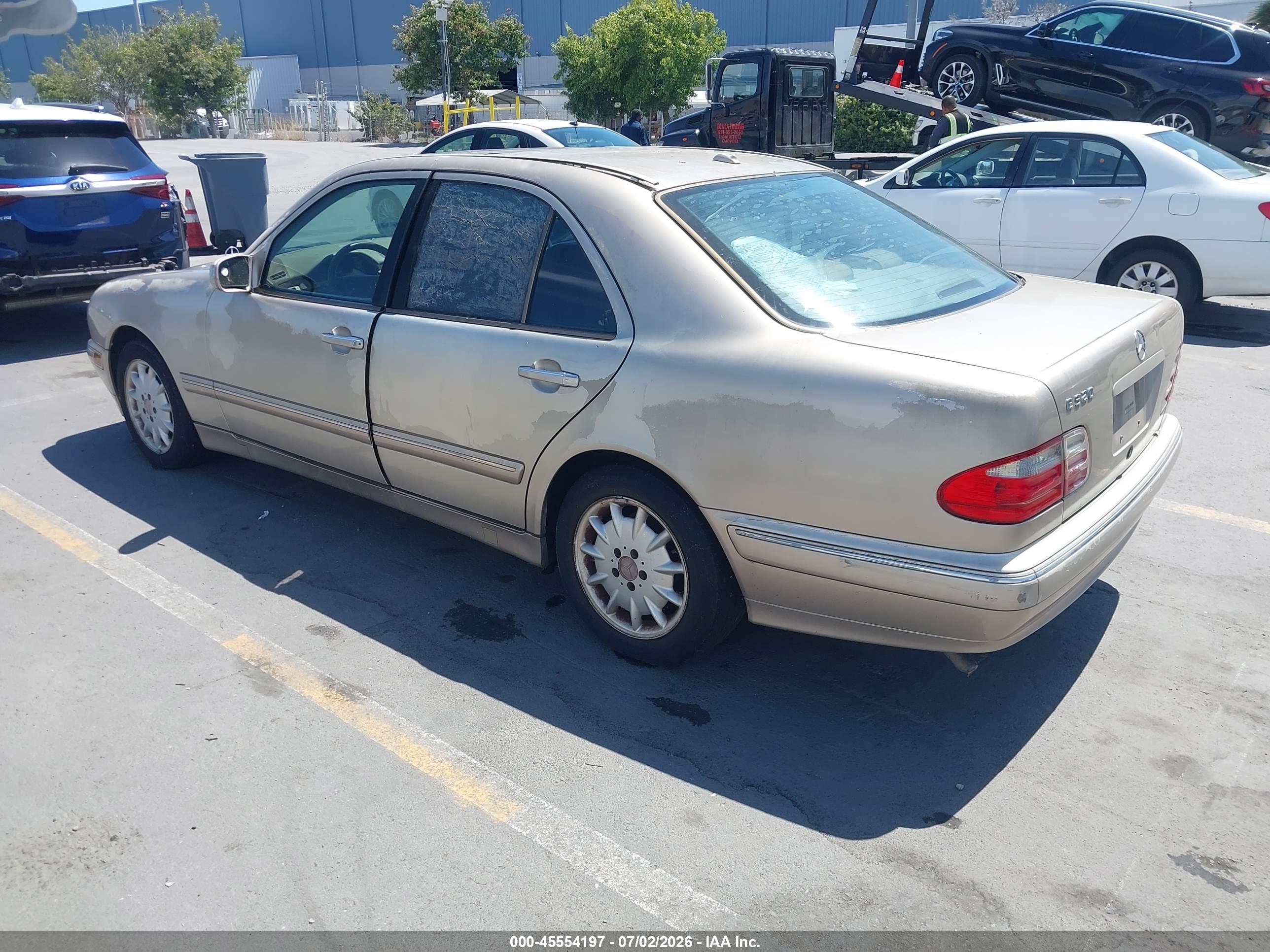 2001 MERCEDES-BENZ E 320