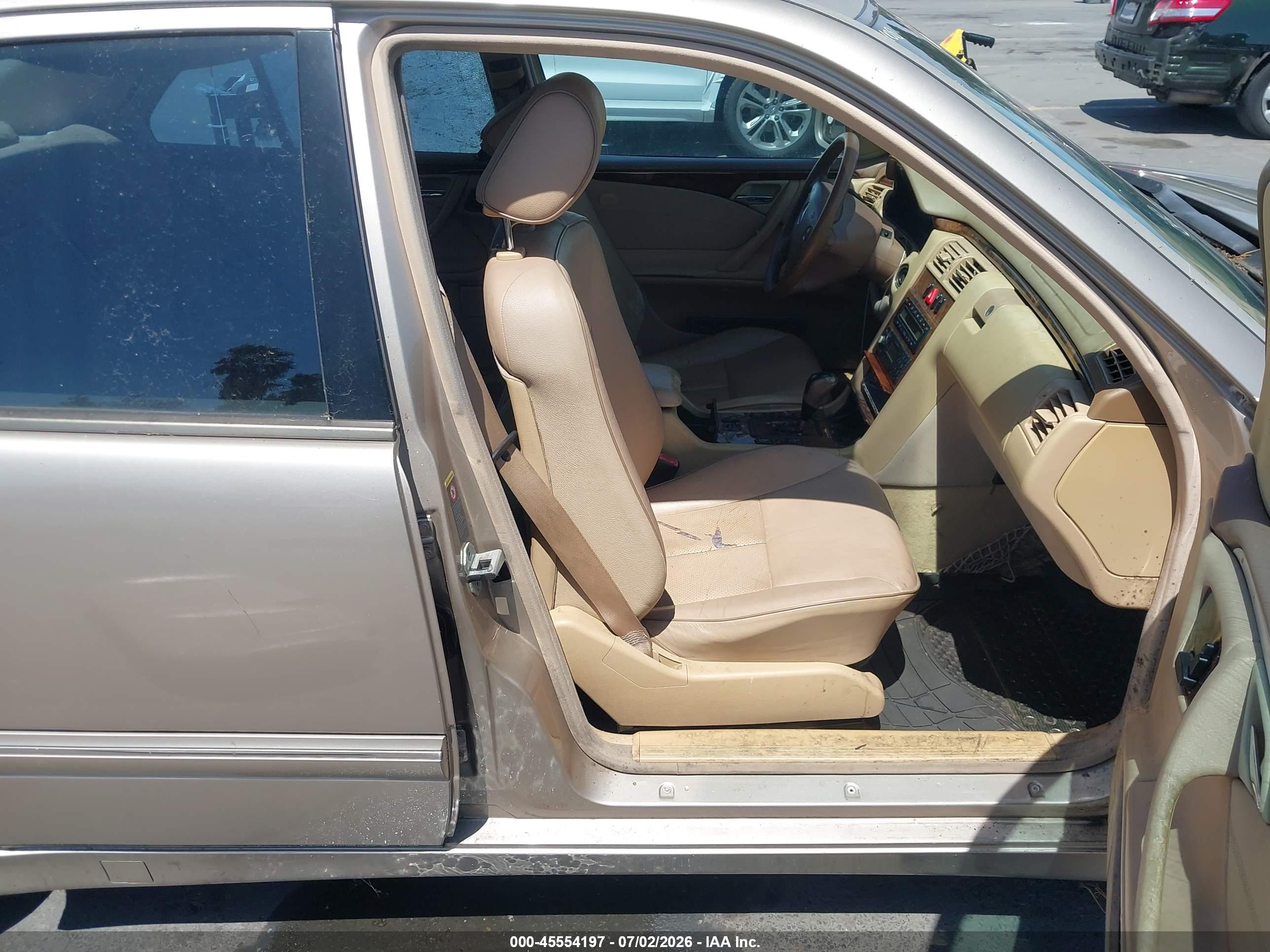 2001 MERCEDES-BENZ E 320