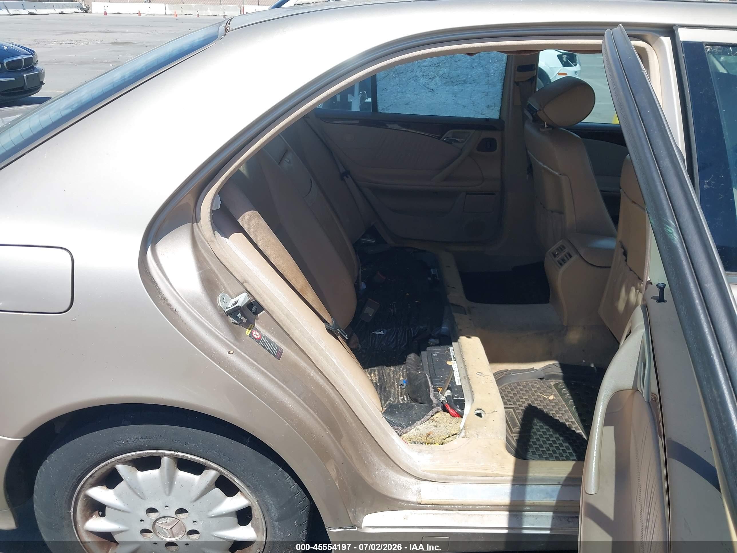 2001 MERCEDES-BENZ E 320