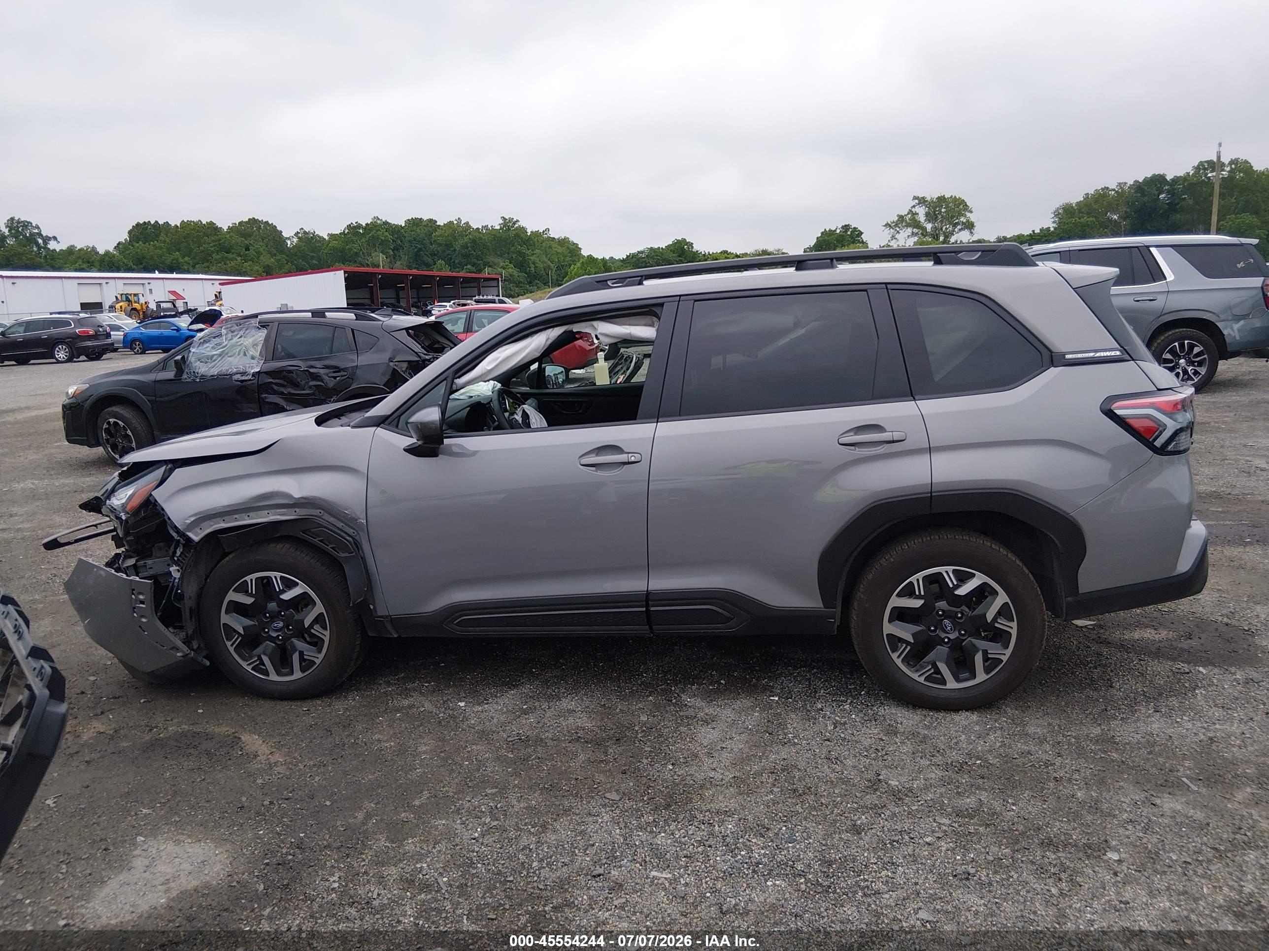 2025 SUBARU FORESTER PREMIUM