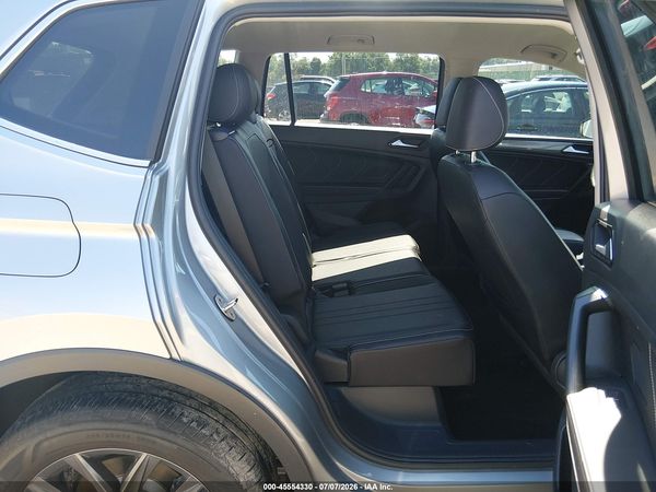 2022 VOLKSWAGEN TIGUAN 2.0T SE — I8