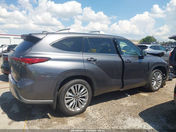 2023 TOYOTA HIGHLANDER PLATINUM
