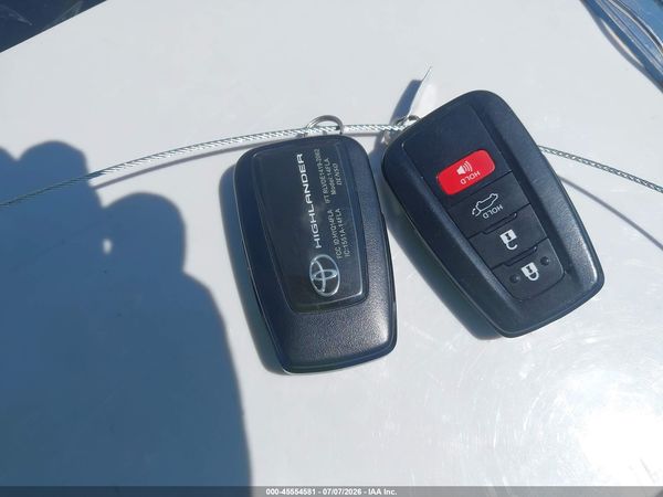2023 TOYOTA HIGHLANDER PLATINUM
