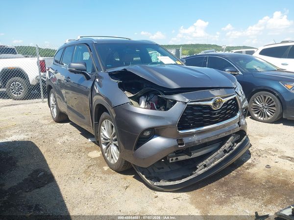 2023 TOYOTA HIGHLANDER PLATINUM