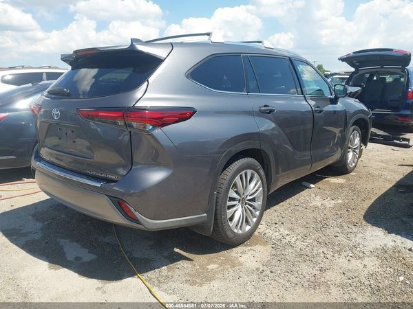 2023 TOYOTA HIGHLANDER PLATINUM