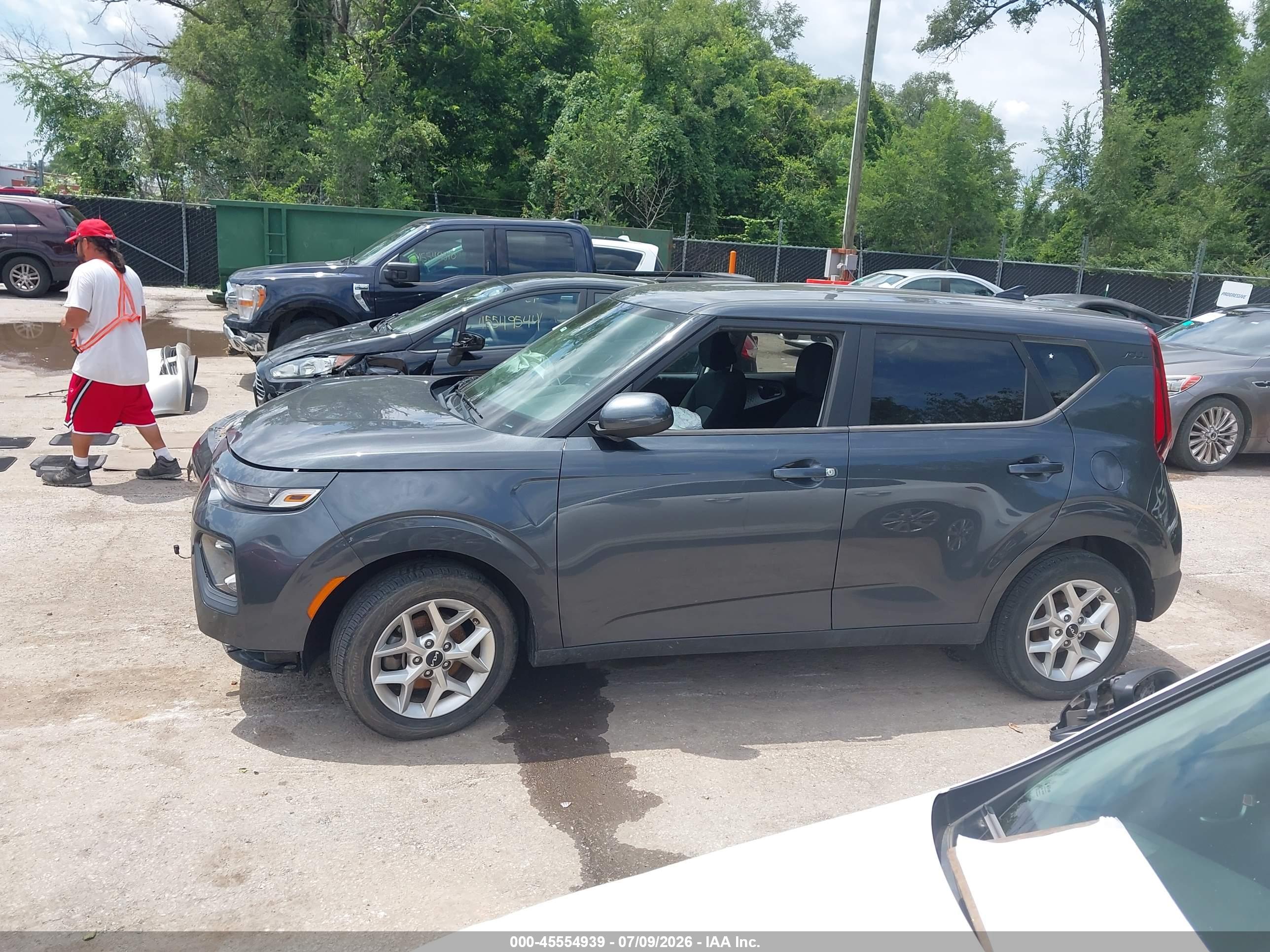 2022 KIA SOUL LX