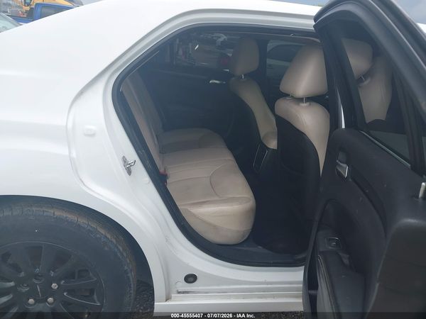 2017 CHRYSLER 300 LIMITED