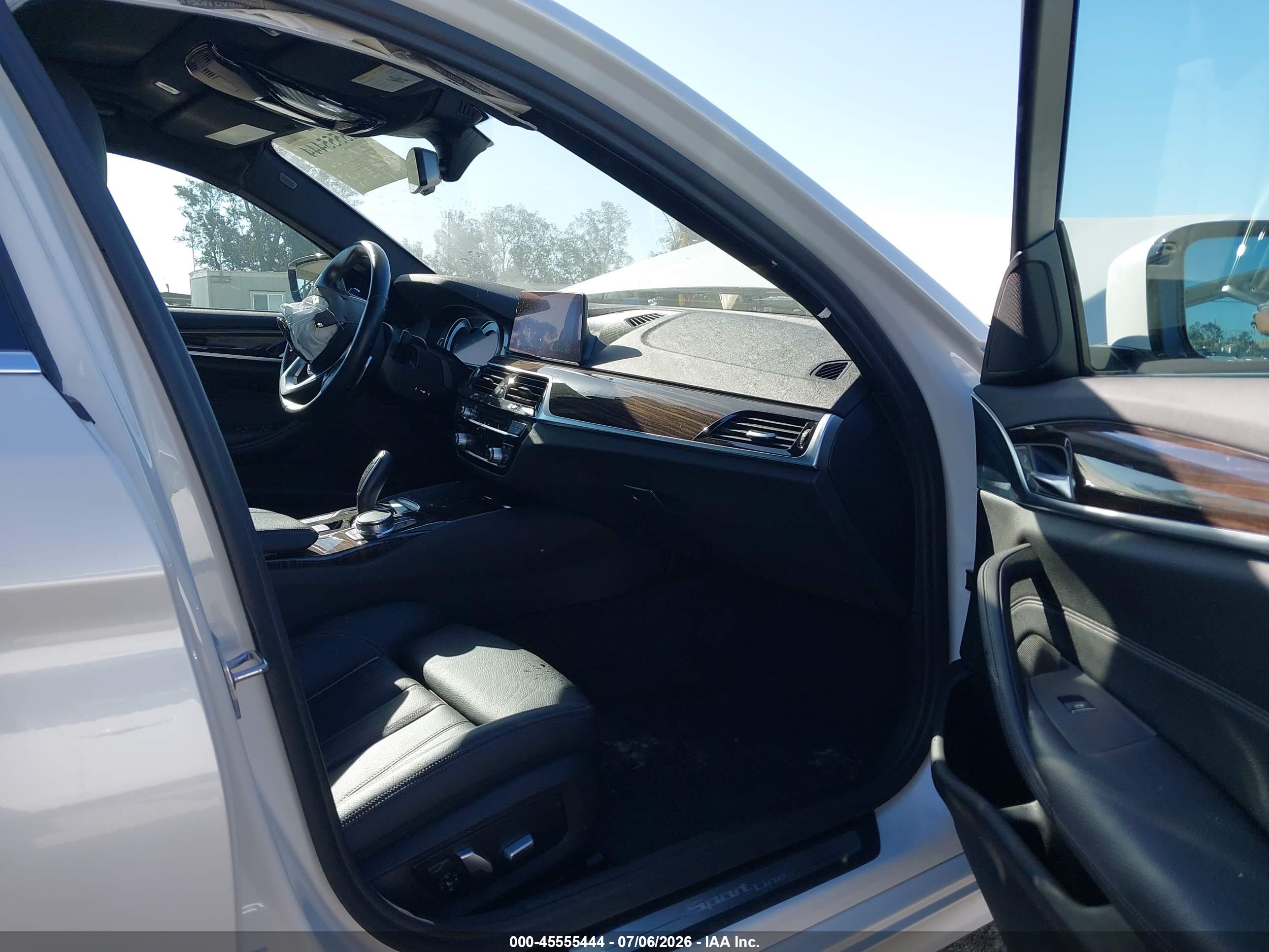 2019 BMW 540I
