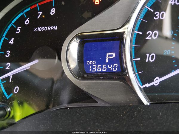 2014 TOYOTA SIENNA XLE V6 8 PASSENGER