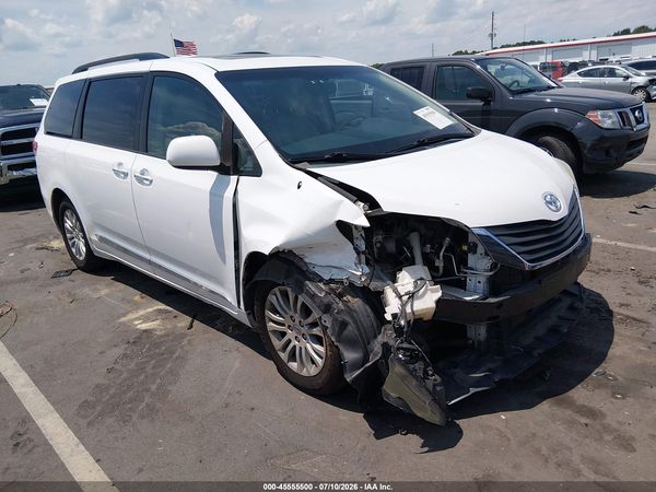 2014 TOYOTA SIENNA XLE V6 8 PASSENGER