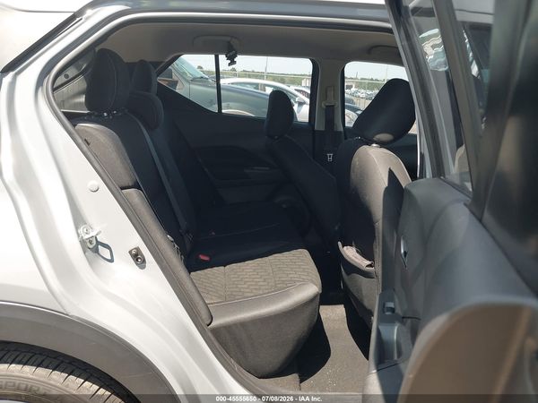 2021 NISSAN KICKS SV XTRONIC CVT — I8