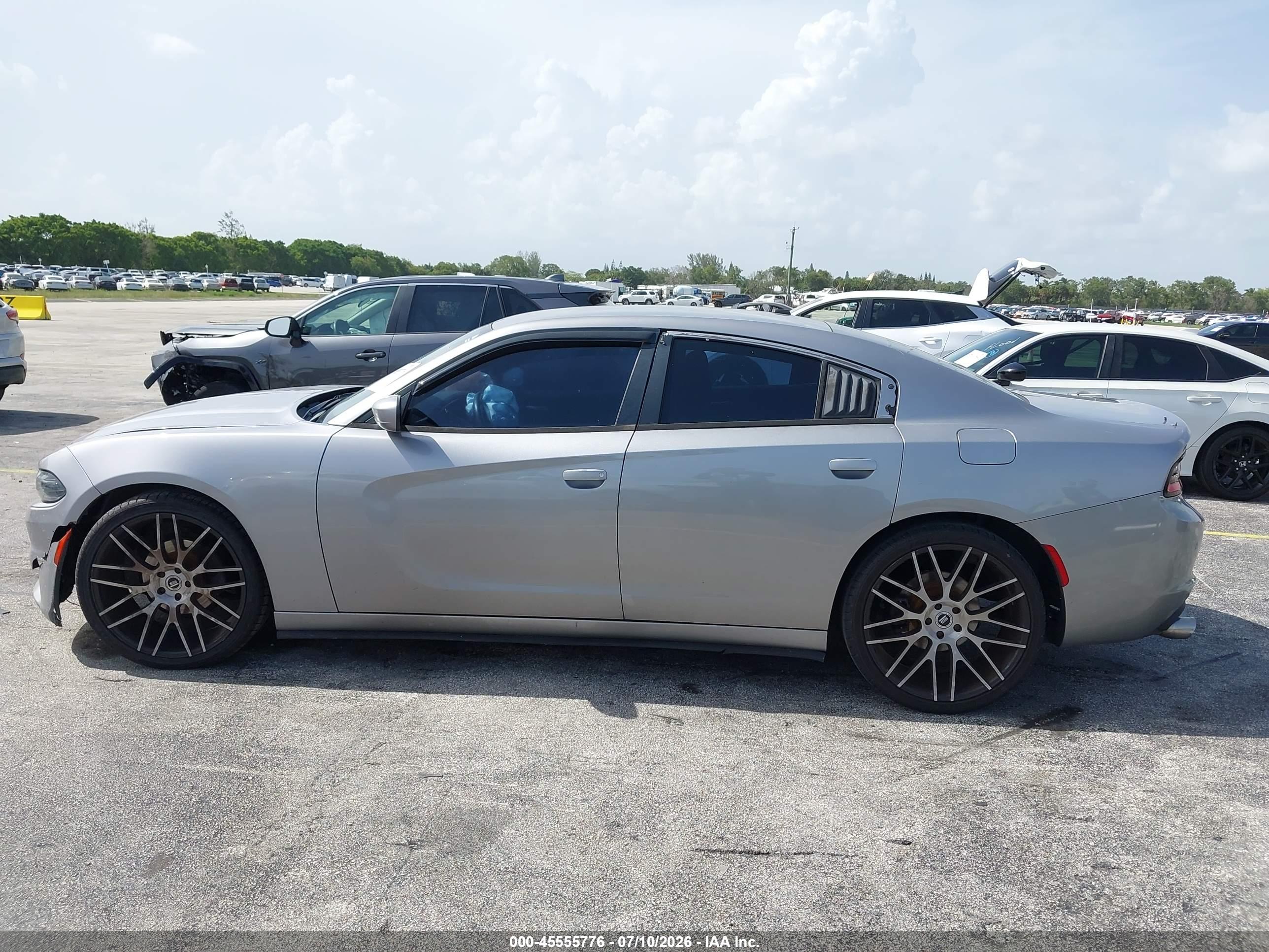 2015 DODGE CHARGER SE