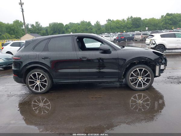 2019 PORSCHE CAYENNE