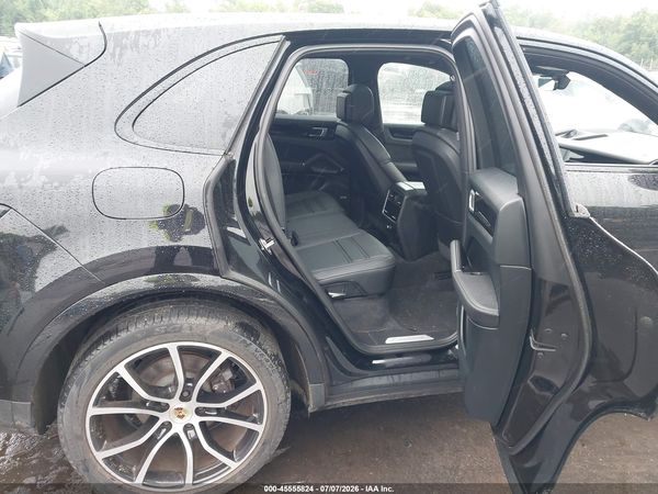 2019 PORSCHE CAYENNE
