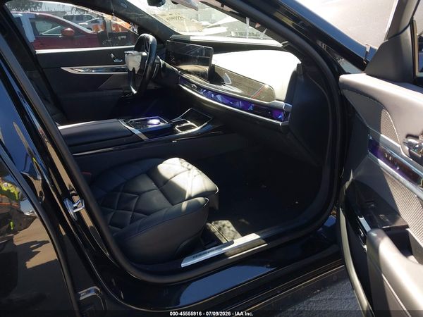 2024 BMW 740I
